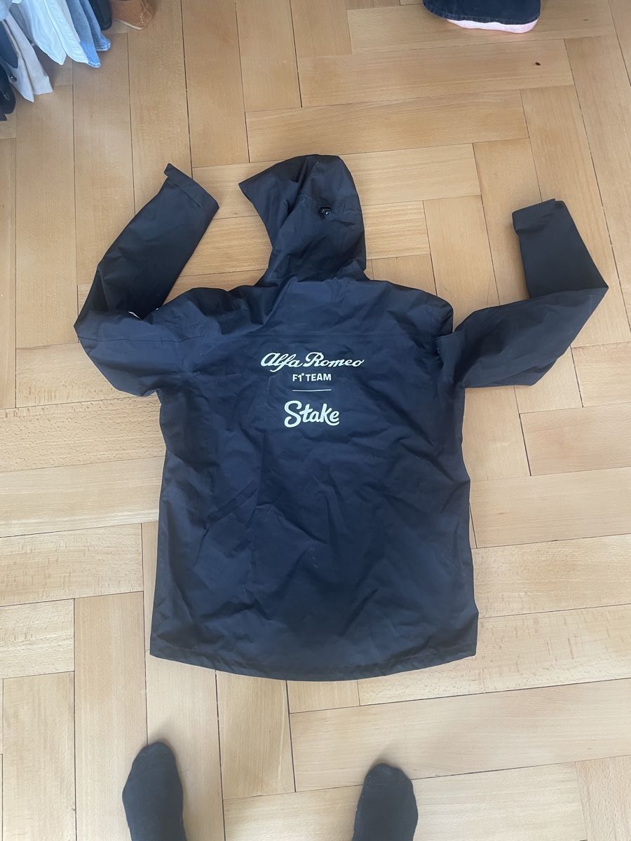 Alfa Romeo Giacche: Alfa Romeo F1 Team 2023 Rain Jacket - CODE-ZERO - XL – Usato da Zürich venduto da Eumi7 5