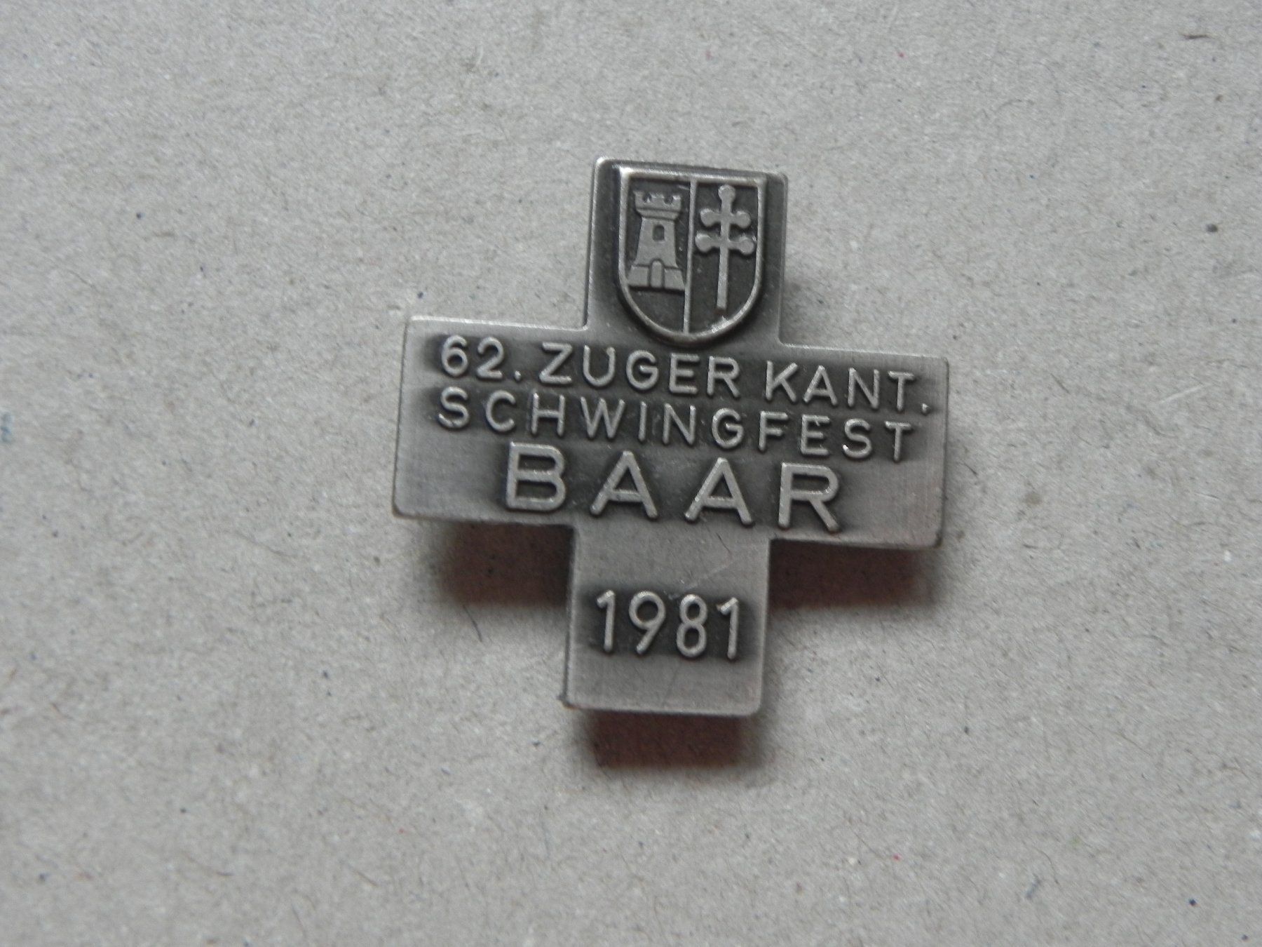 Placchette & Badge: Abzeichen Kantonal Schwingfest Schwingen Baar ZG 1981 – Usato da Siebnen venduto da krimsie