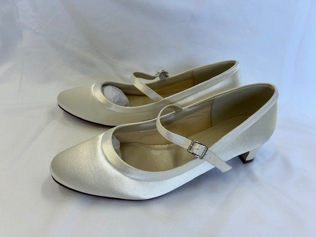Rainbow Scarpe da donna: Brautschuh Larissa von Rainbow Gr. 7 / 40 – Nuovo (secondo la descrizione) da Rothenburg venduto da stacostaco 1