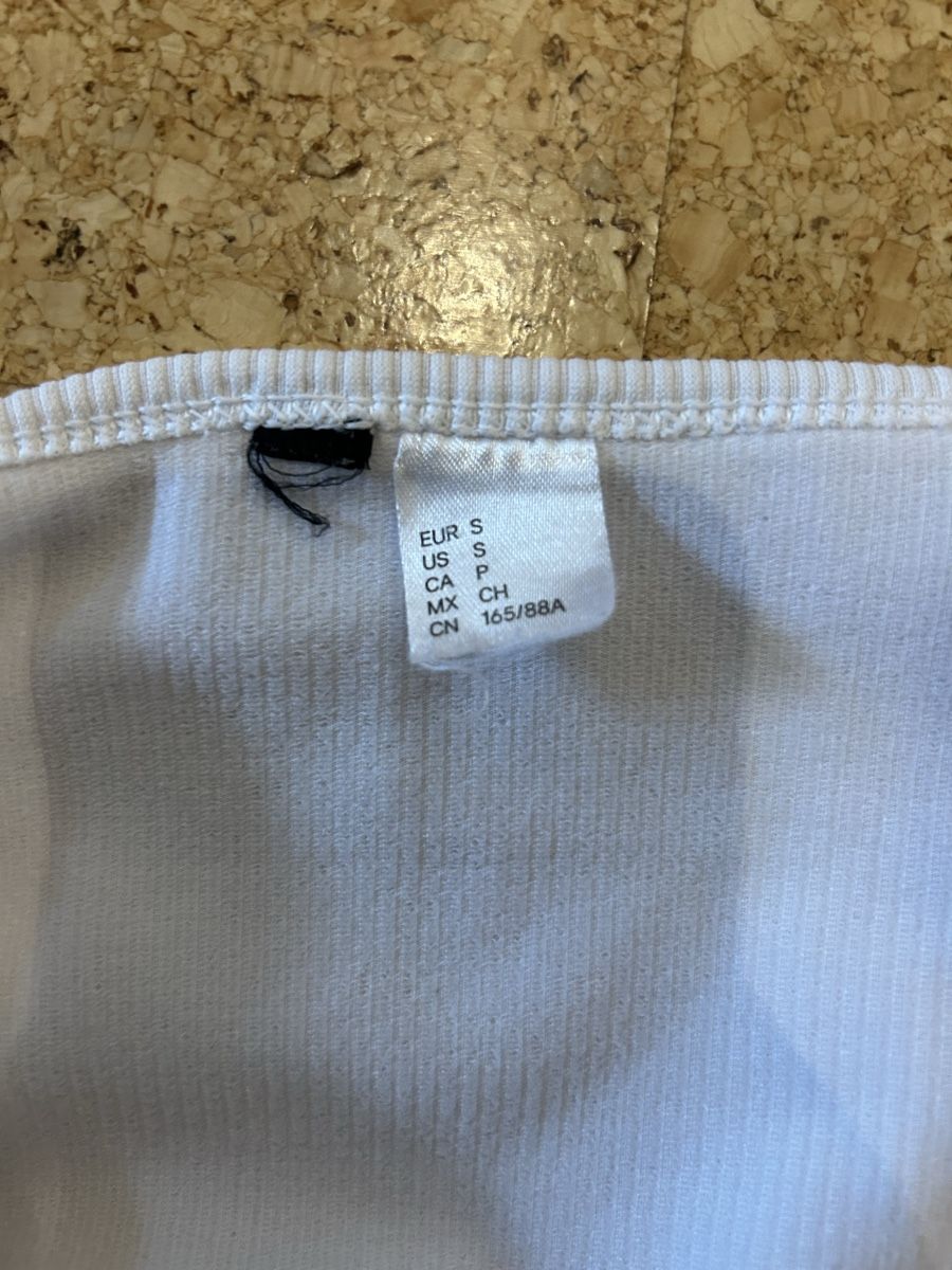 H&M Tops: weisses neckholdertop – D'occasion à Schmitten FR par let_k9yc 2