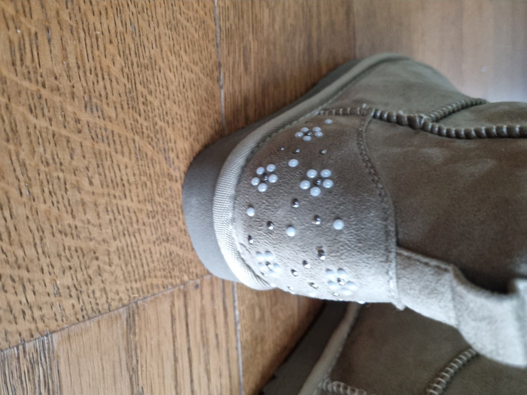 Scarpe da donna: Winterstiefel Neu Kunstfell Gr 37 – Nuovo e nell'imballaggio originale da Bassersdorf venduto da Sandy456 7