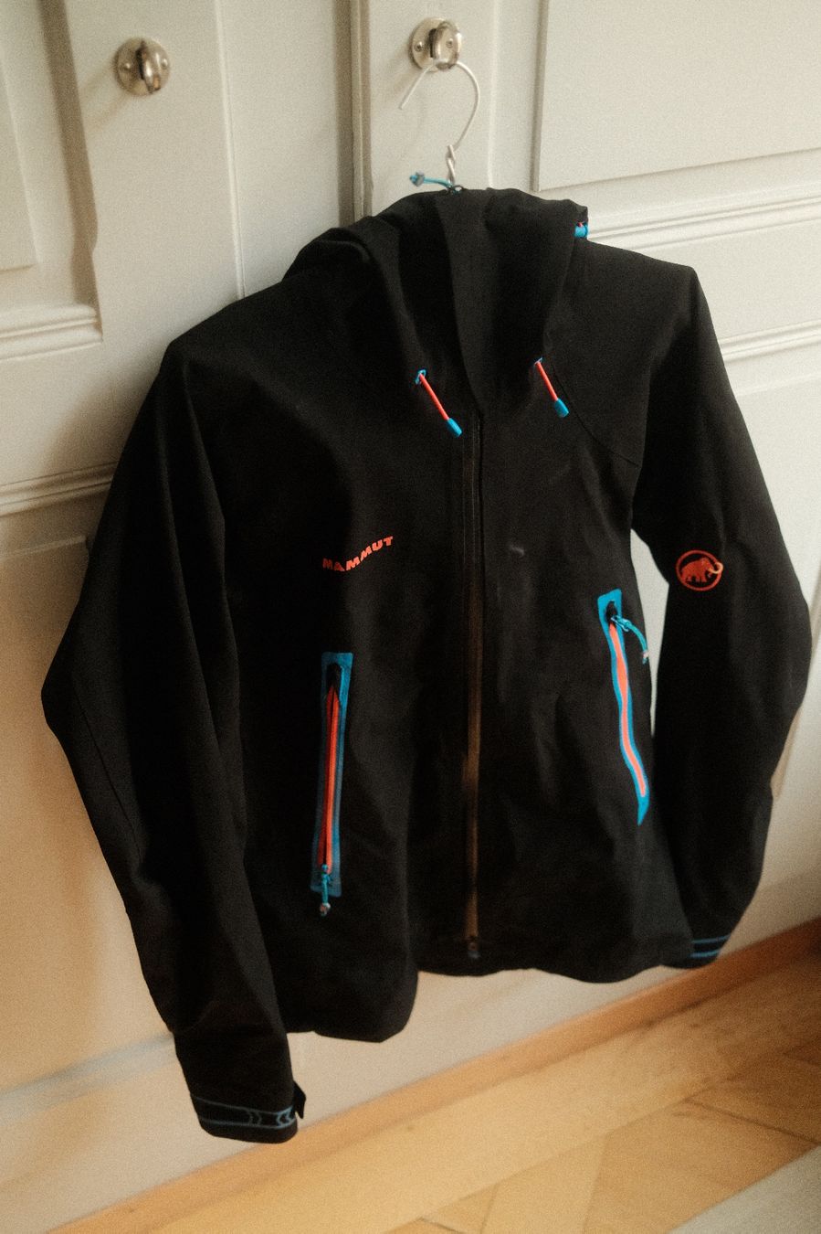 Mammut Giacche: Mammut Eiger Extreme Jacket Black Size M – Nuovo (secondo la descrizione) da Bern venduto da redumbrella