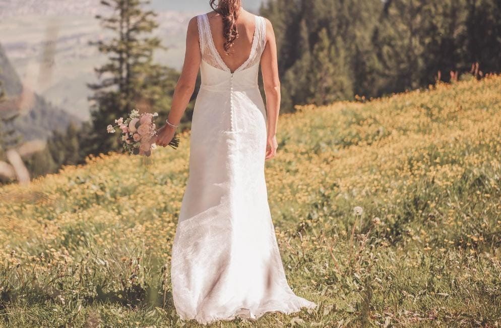 Kleider: Figurbetontes Hochzeitskleid, Grösse 38 – Gebraucht aus Buochs von and_25zf 1
