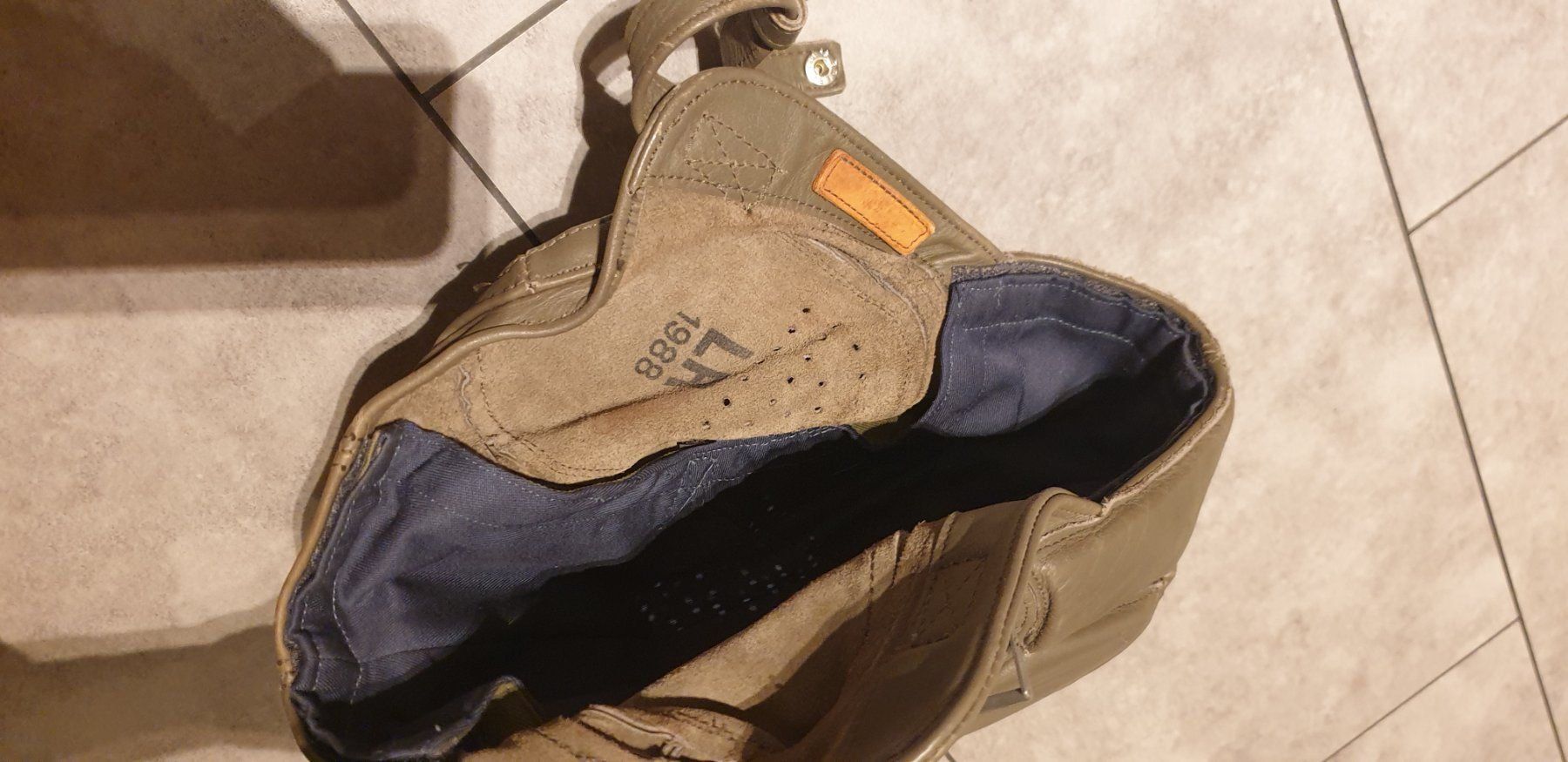 Armi bianche: Casque Militaire HELM, cuir, char tank – Usato da Lausanne venduto da asdyx 2