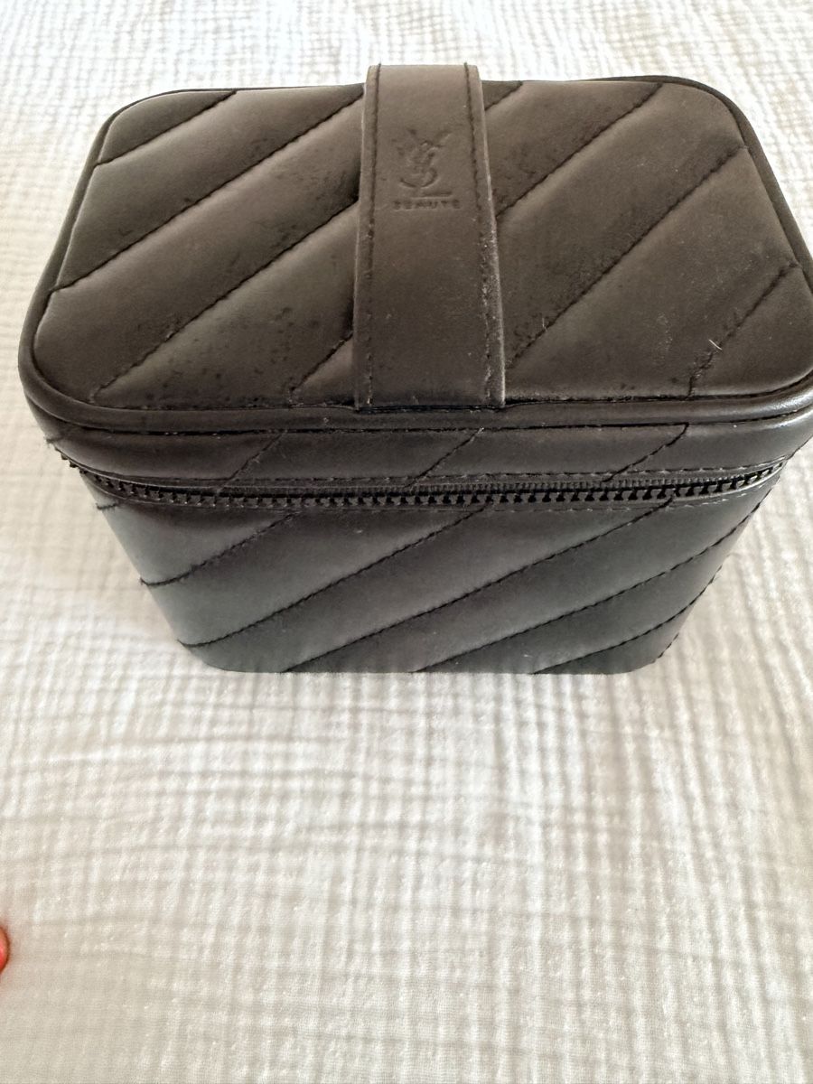 Saint Laurent Kosmetikkoffer: Petit vanity YSL beauty  – Gebraucht aus Lausanne von Meganelausanne 5