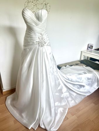 Brautkleid Demetrios weiss Corsage Grösse 36 neuwertig