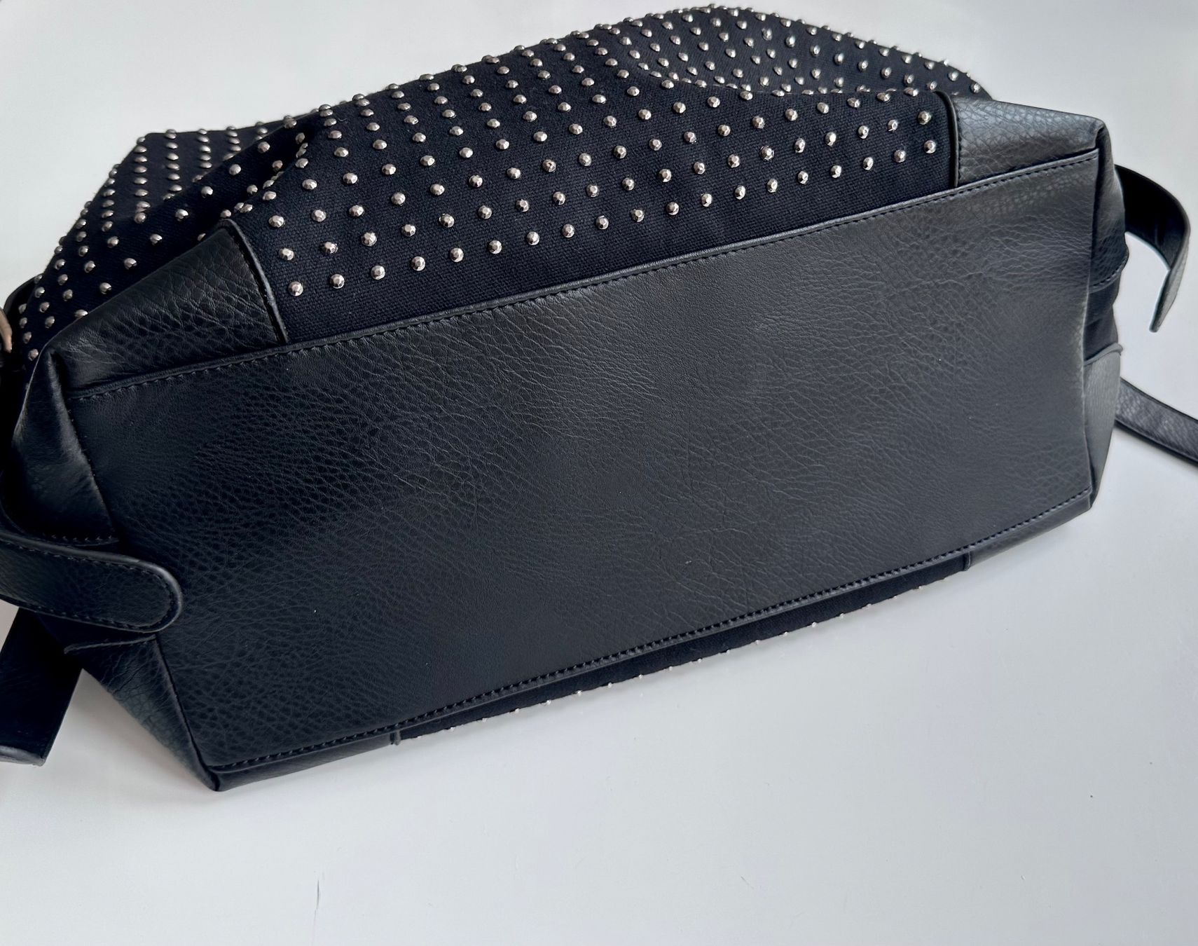 Taschen für Damen: NEU Nieten Handtasche schwarz 50% – Neu und originalverpackt aus Rickenbach b. Wil von sunneschii_ 7