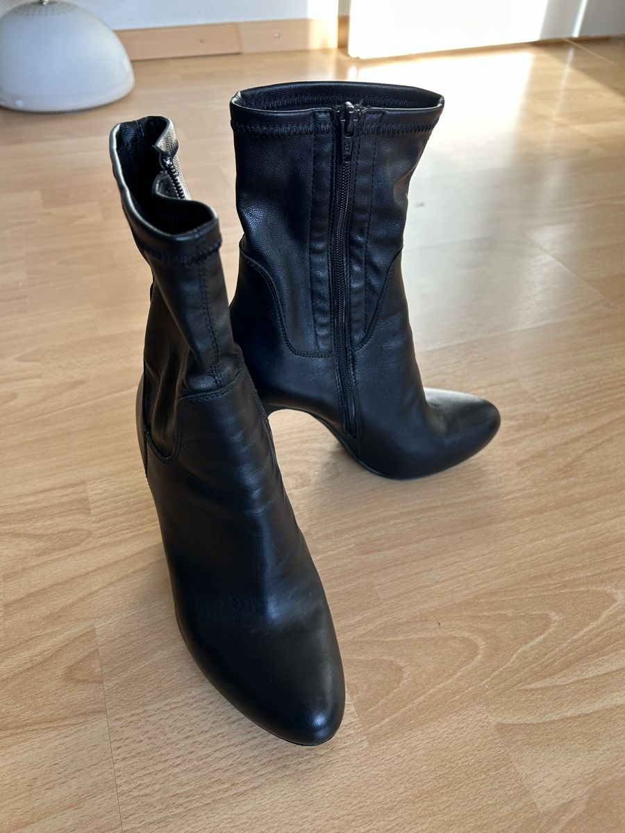 Scarpe da donna: Minelli Stiefeletten, Gr. 38 – Nuovo (secondo la descrizione) da Stein AG venduto da Amic_5275 1