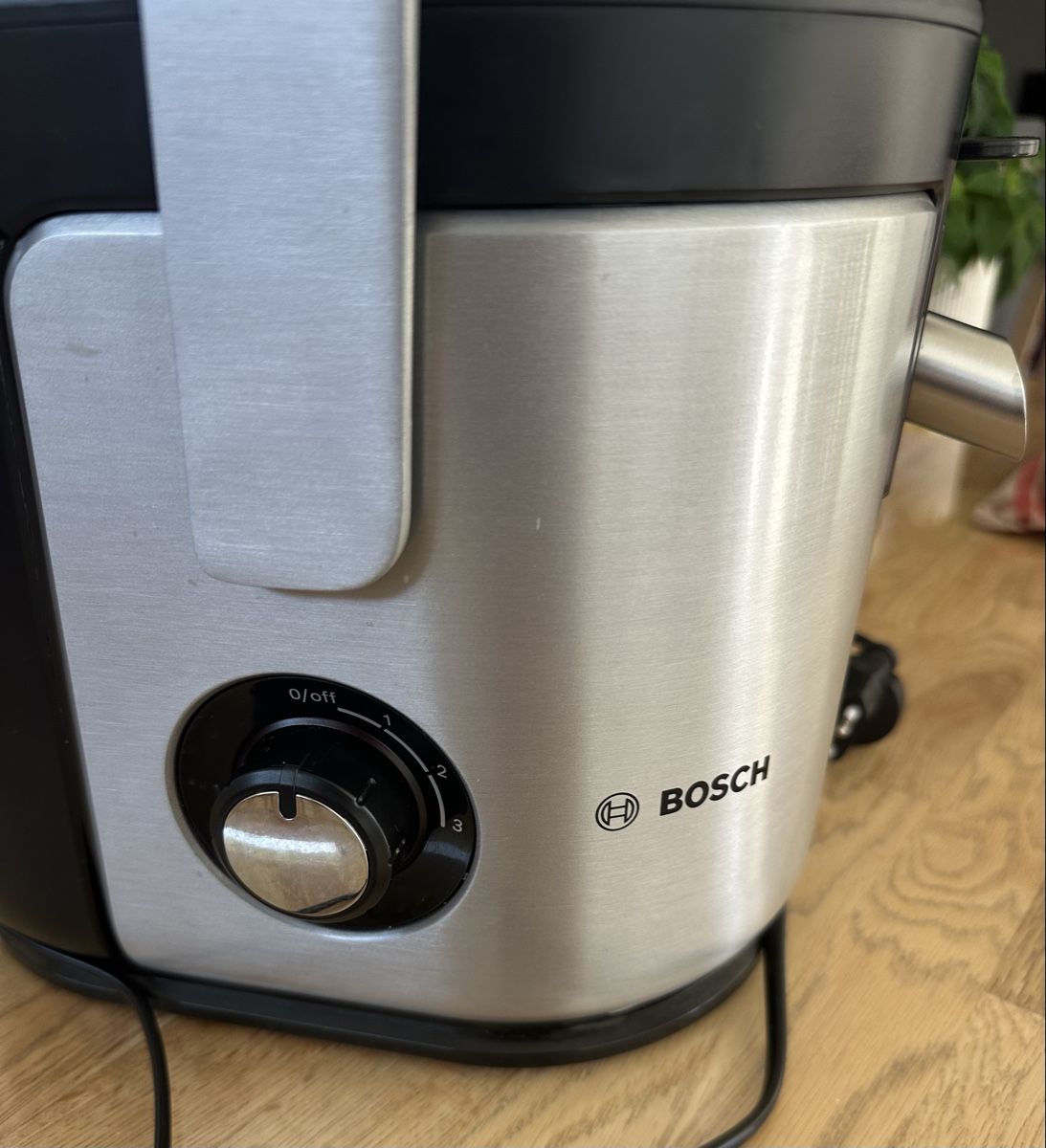 Bosch Appareils de cuisine: Bosch VitaJuice Edelstahl   – D'occasion à steffisburg par Corinne02 2