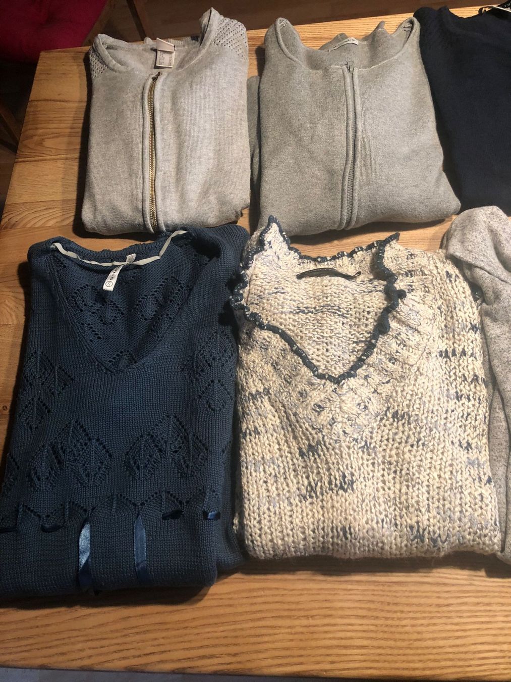 Lotti di vestiti: 5  schicke Jäckli + 5 Langarmpullover Gr. 36 – Usato da Röschenz venduto da Tashroal 1