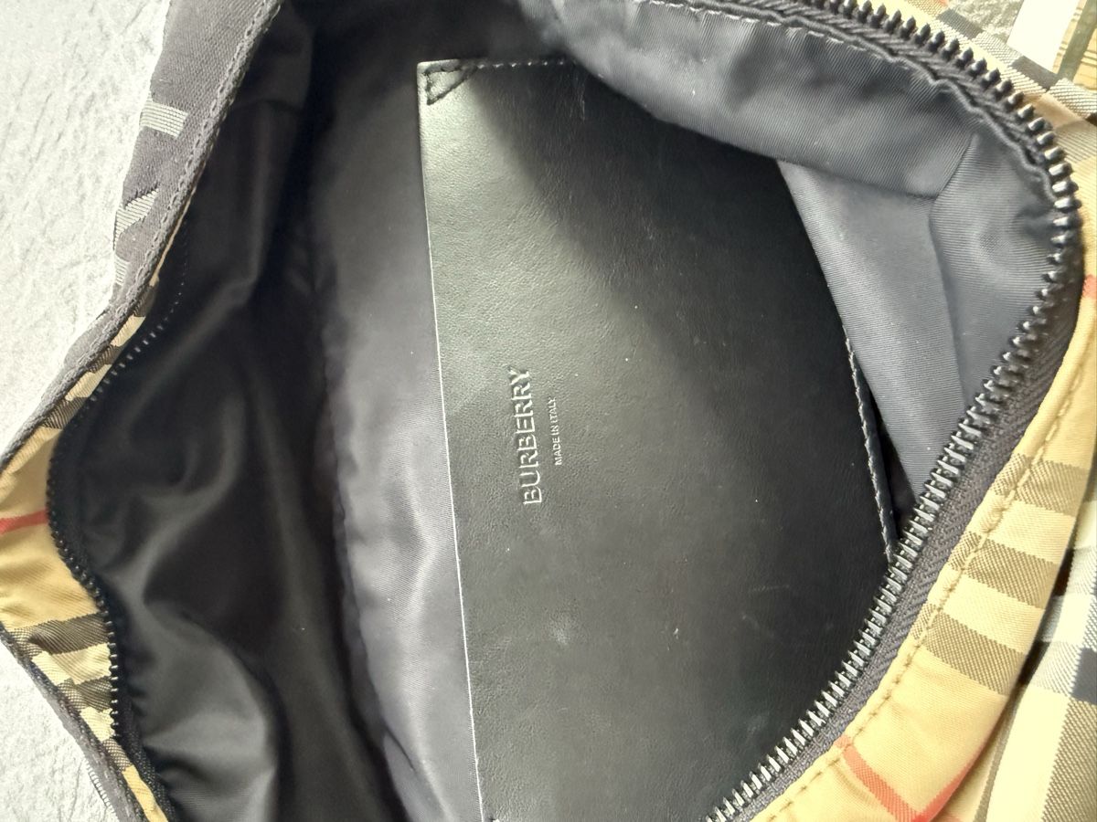 Burberry Taschen für Damen: Burberry Bauchtasche wie Neu – Gebraucht aus Lommis von loqi 2