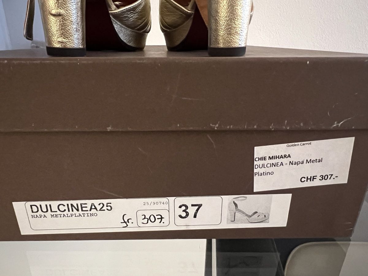 Chie Mihara Damenschuhe: Chie Mihara sandals size 37, gold leather – Gebraucht aus Oberägeri von anv_6z5c 4