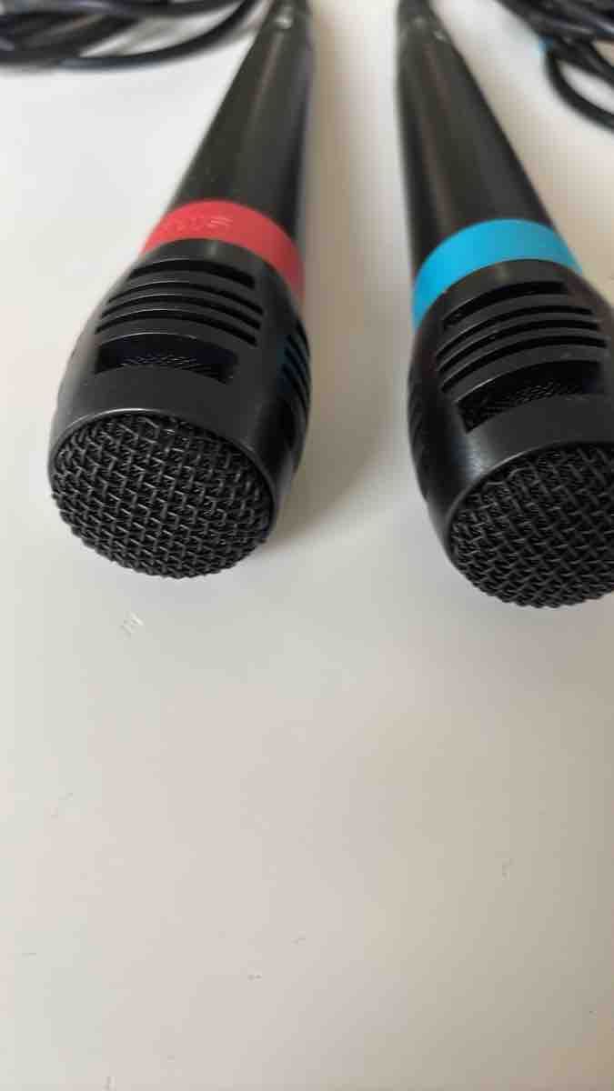Sony Microfoni: Sony PS2 SingStar Mikrofone mit USB-Adapter – Usato da Münchenbuchsee venduto da BikeBeat 2