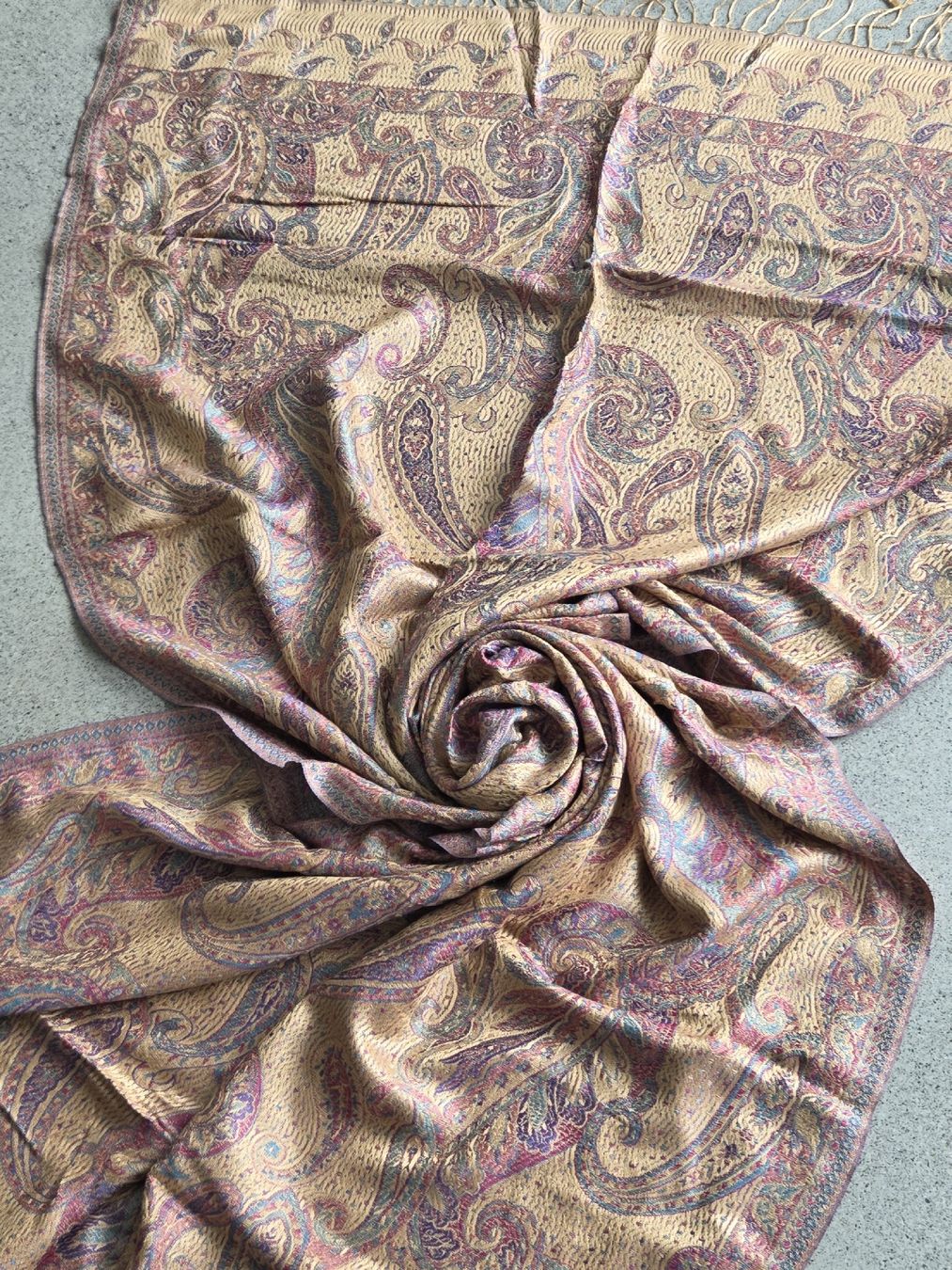 Foulards & écharpes: Seidenschal 75 x 200 cm – Neuf avec emballage d'origine à Frauenfeld par Schenken-mit-Herz