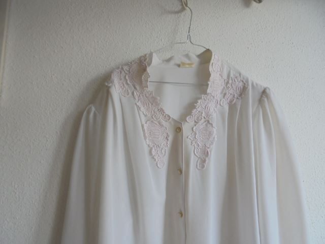 Camicette: Bluse weiss m.Spitzen Gr. 52/54 – Usato da Hinwil venduto da Glasperlen 1