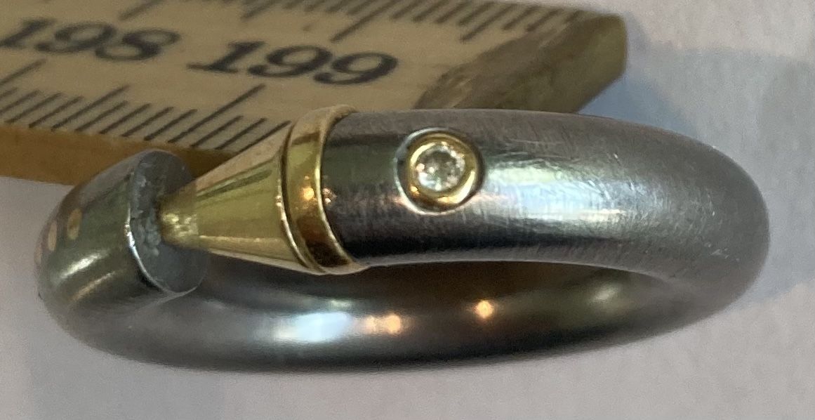 Ringe: Pneuring aus Titan mit Brillant und Gelbgold – Gebraucht aus Biel-Benken BL von Sille1 2