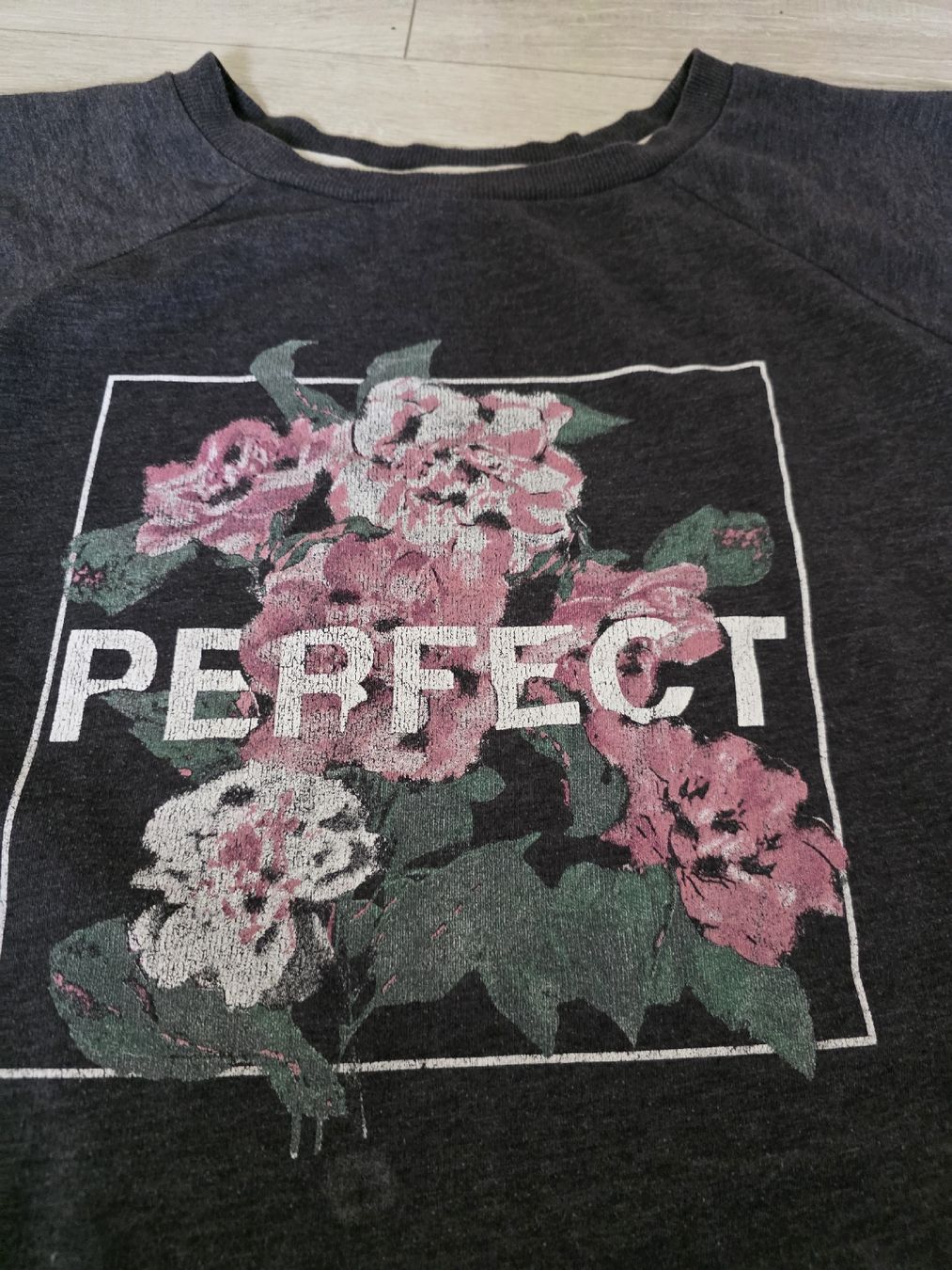Maglioni & Felpe: Pullover Clockhouse grau Blumenprint Grösse L gebraucht – Usato da Wigoltingen venduto da Zuckerfee84