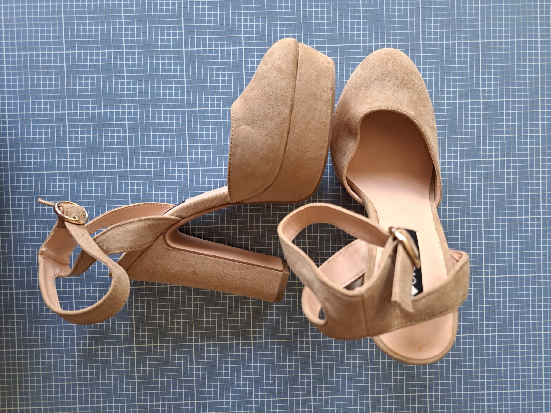 Scarpe da donna: High Heels Gr. 37 – Nuovo (secondo la descrizione) da Oetwil am See venduto da Kuechenzeit 1