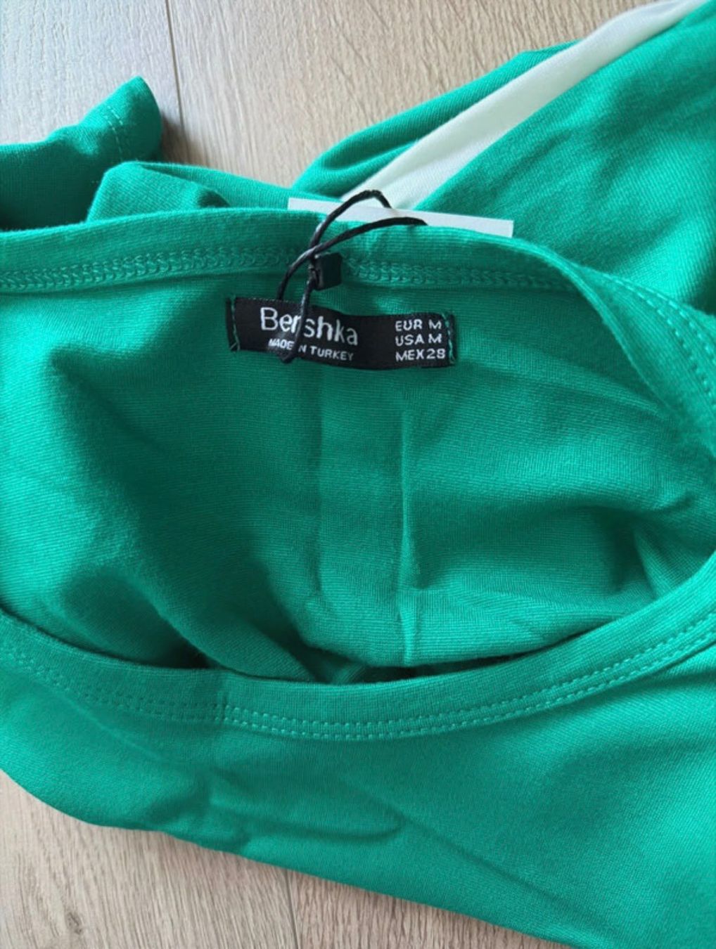Bershka Vestiti: Kleid Bershka Grösse M Neu – Nuovo (secondo la descrizione) da Rottenschwil venduto da paw_8rdy 4