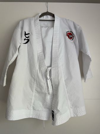 Hiku Kumite Karate Gi / Kimono Gr. 140