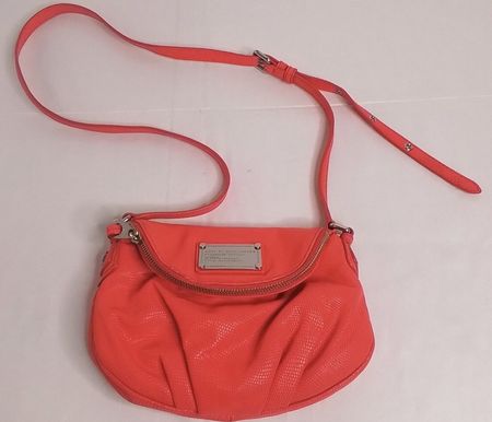 Marc by Marc Jacobs sac bandoulière cuir rouge corail