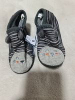 Chaussons gris taille 23