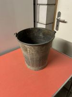 Alter Metalleimer verzinkt gebraucht mit Patina