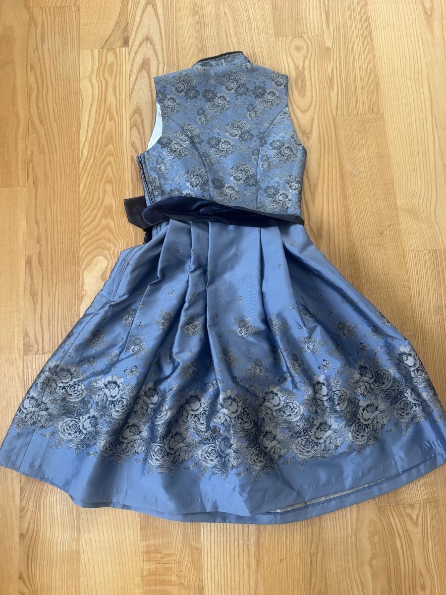 Vestiti: Dirndl Kleid hellblau mit Blumenmuster Grösse 36 neuwertig – Nuovo (secondo la descrizione) da Therwil venduto da massimo_gino 2
