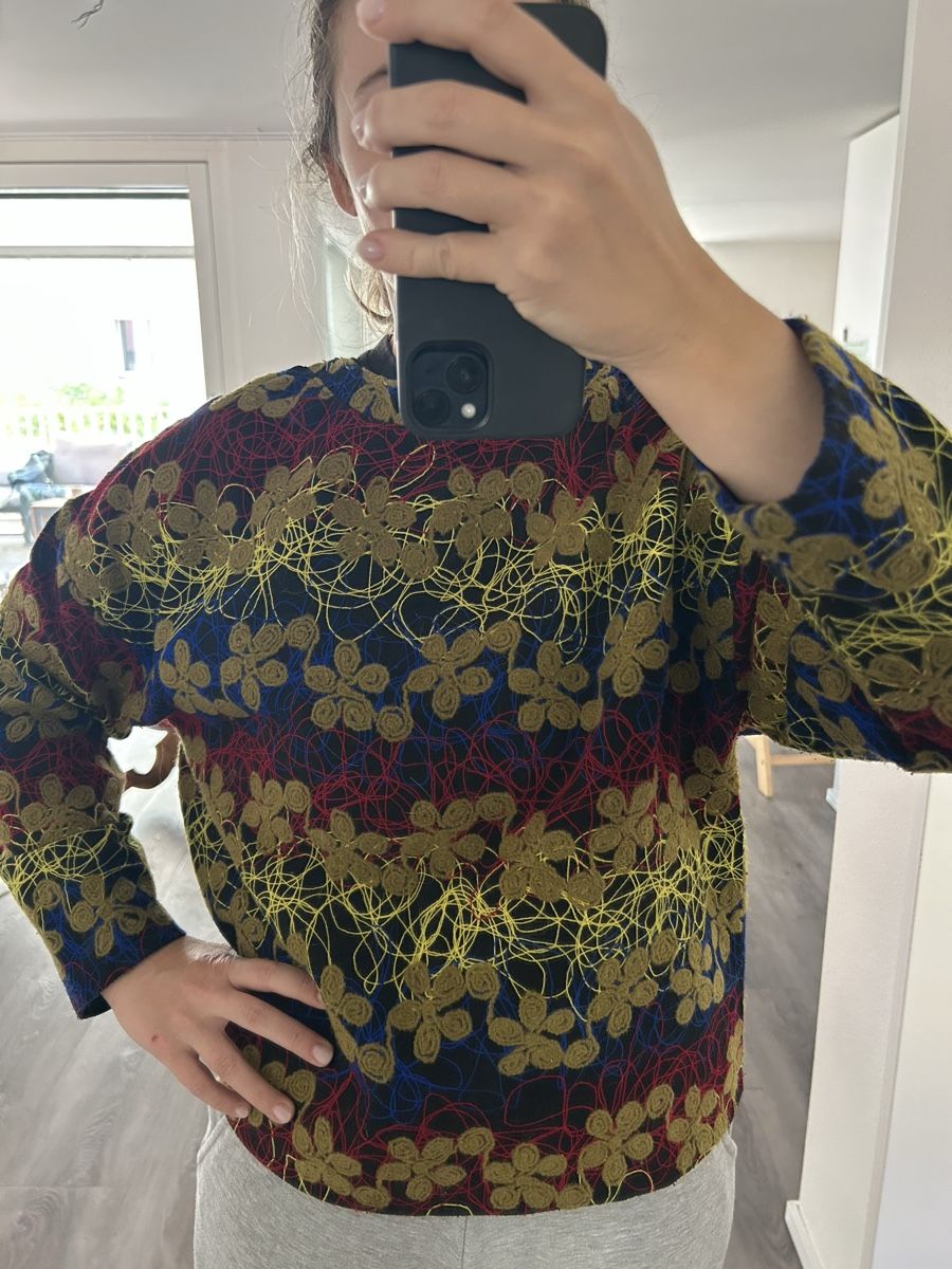 Zara Maglioni & Felpe: Zara Floral Pattern Sweater 3d embroidered textured patterns – Usato da Unterägeri venduto da Rogucha