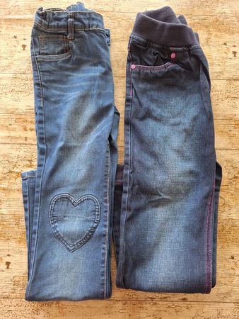 2 Jeanshosen Gr. 140 (wie neu, nur 1x getragen)