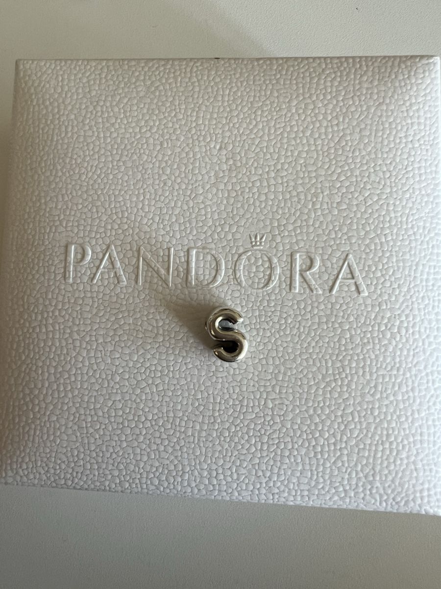 Pandora Pendentifs: Pandora Charm S – D'occasion à Toffen par Vanessa_Germann