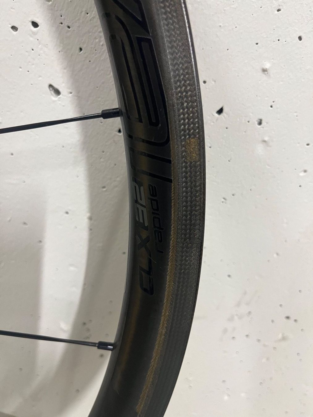 Specialized Pezzi di ricambio: Roval Rapide CLX 32 Vorderrad – Usato da Männedorf venduto da fsigillo 4