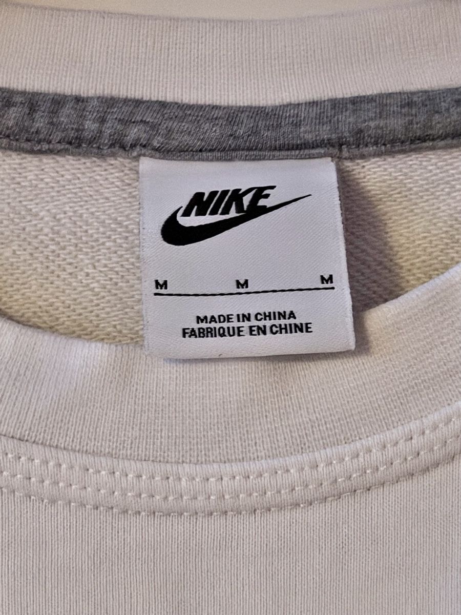 Nike Pulls & Sweat-shirts: Pull Nike blanc, taille M – Neuf (Voir description) à Boudry par LuigiLoot 1