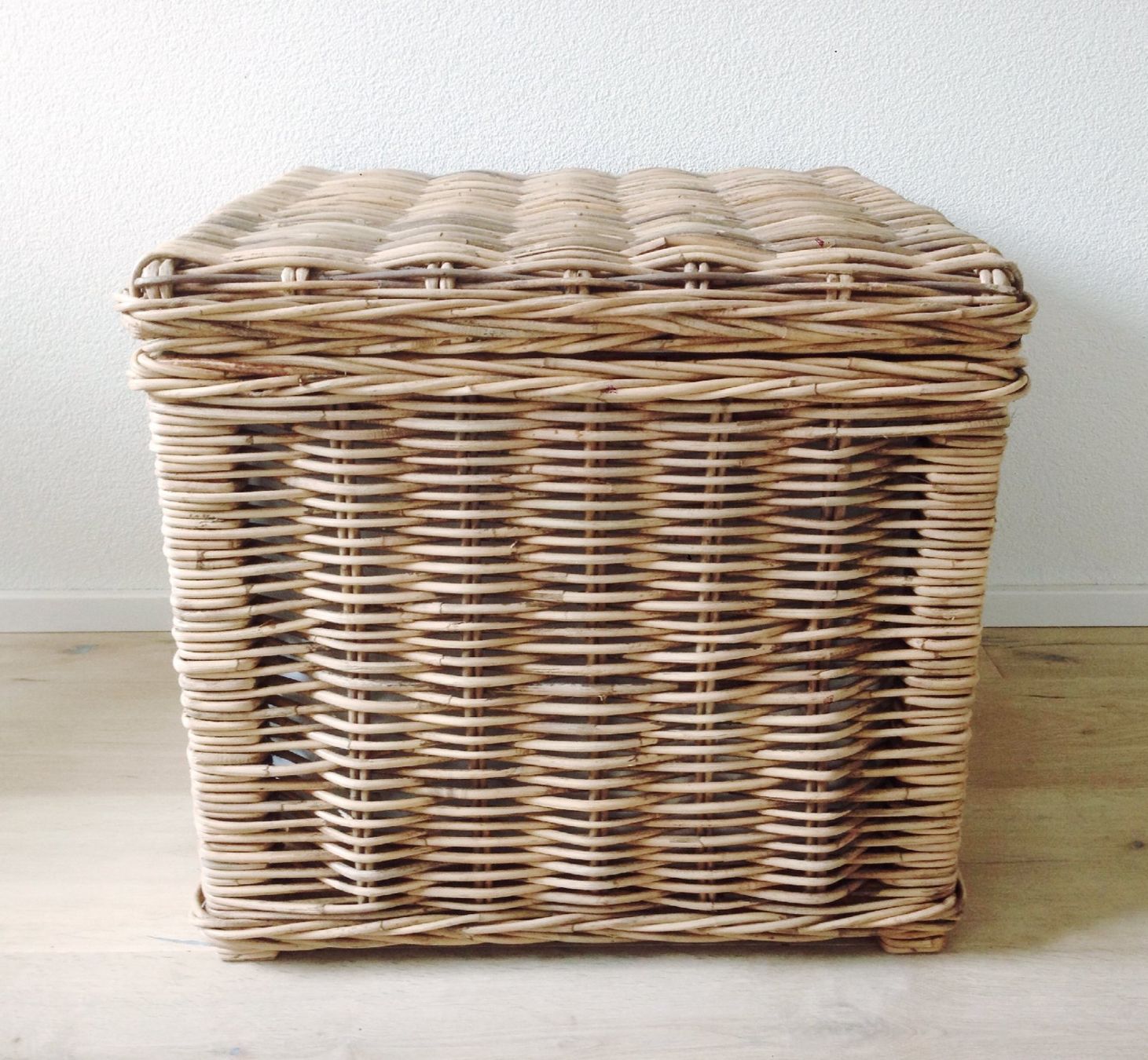 Poltrone: Schöner Rattansessel & Hocker – Nuovo (secondo la descrizione) da Allschwil venduto da mapetitemaison 1