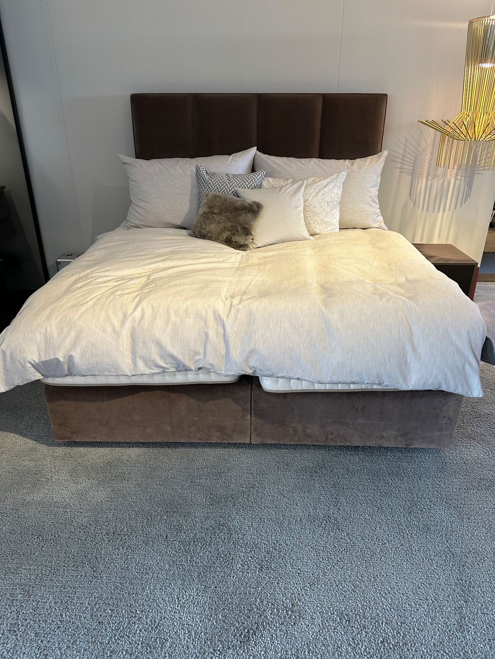 Betten: Boxspring Bett Vispring – Neu (gemäss Beschreibung) aus Kriens von AmreinWohnen