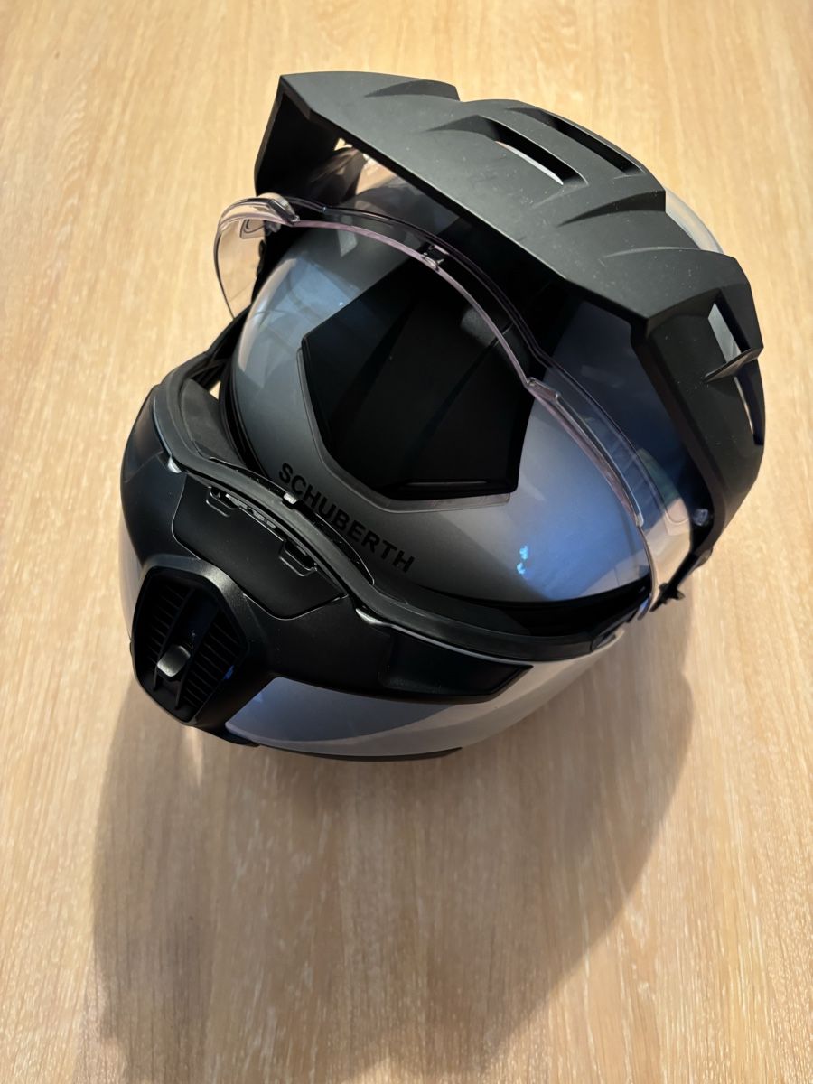 Schuberth Helme & Visiere: Motorradhelm 1x getragen – Neu (gemäss Beschreibung) aus Brüttisellen von Perrier1961 1