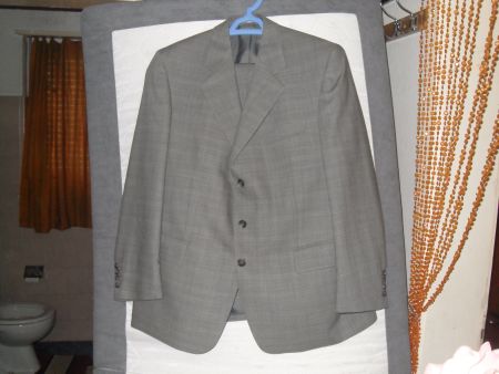 Anzug grau Herjacke 46/Hose 48 grHemd 41/42 gr mitkrawatten