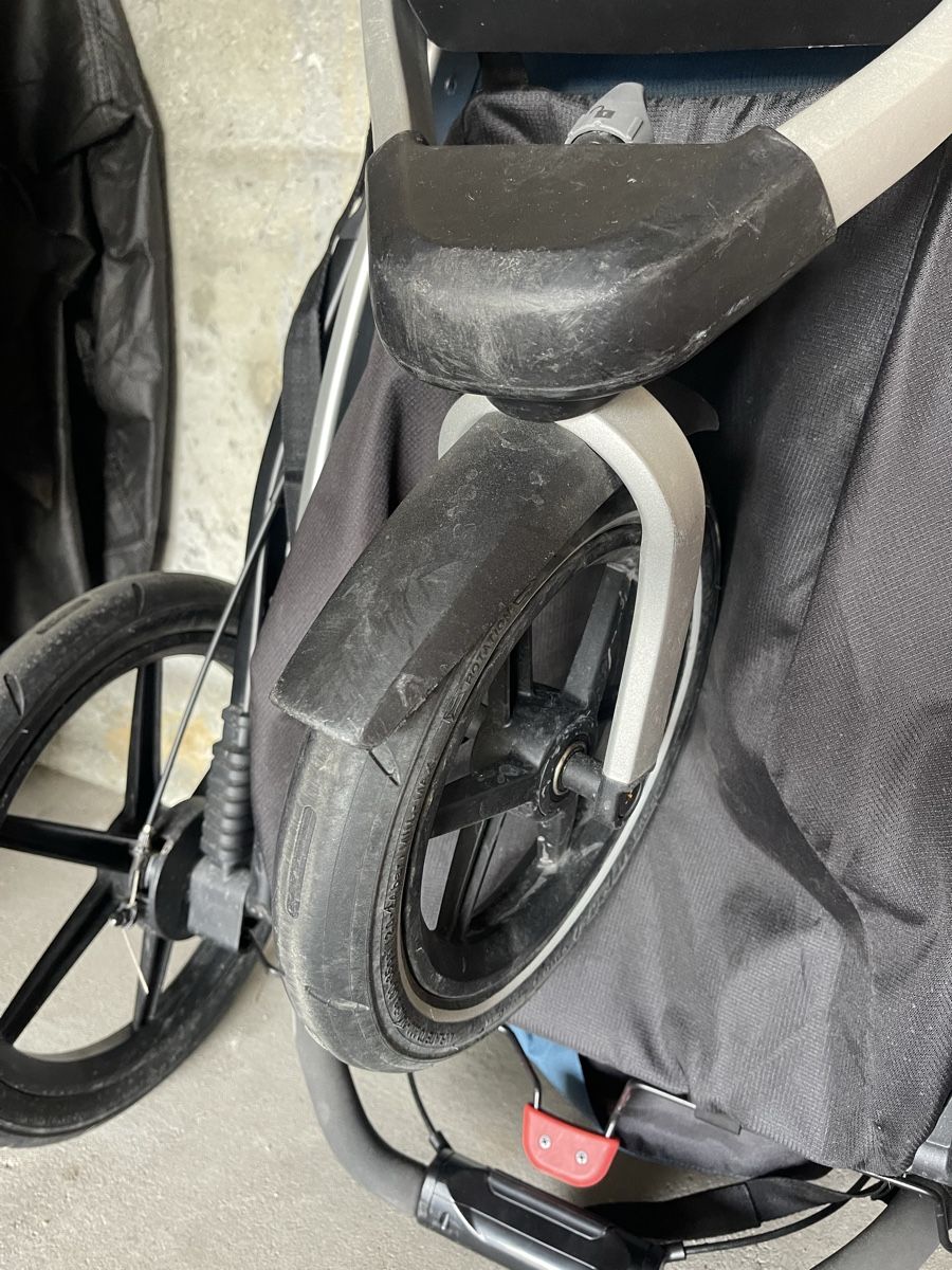 Thule Poussette: THULE Urban Glide 2 inkl. Sicherheitsbügel & Regenschutz – D'occasion à Küssnacht am Rigi par TheMarket55 5