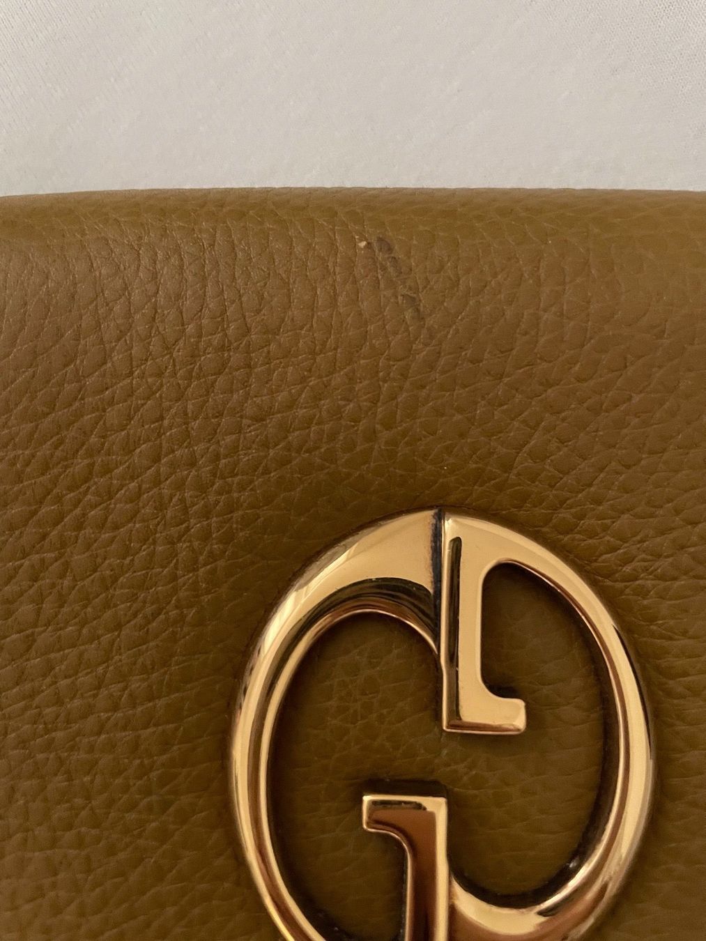 Gucci Taschen für Damen: Gucci - Kleine Tasche aus Leder – Gebraucht aus Zollikon von snowflake10- 6