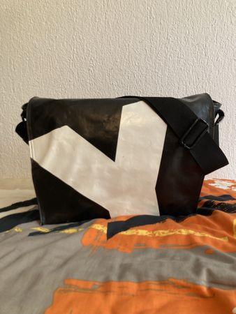 Messenger Bag Black & White  