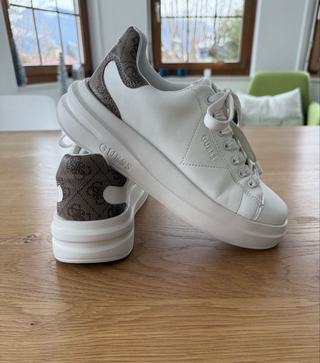 Guess Scarpe da donna: Sneaker von Guess Gr. 37 – Usato da Steffisburg venduto da NadiTh 2