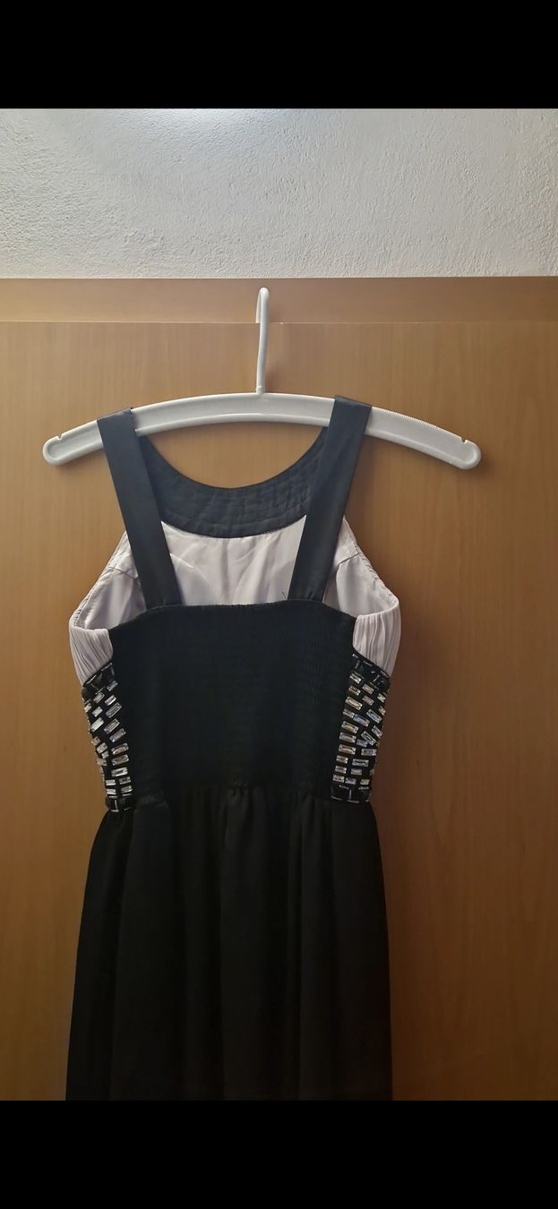Kleider: Abendkleid lang schwarz Grösse 38 mit Schmucksteinen Neu – Gebraucht aus Bubendorf von ang_b829 3
