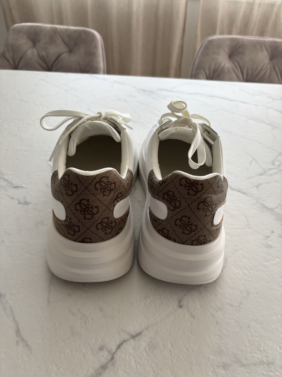 Guess Scarpe da uomo: Guess Sneakers Gr. 46 Herren – Nuovo (secondo la descrizione) da Lömmenschwil venduto da pv_cr 6