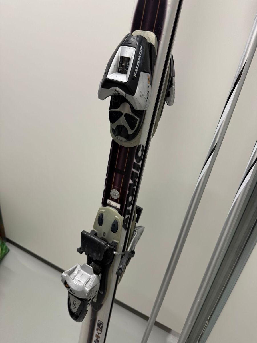 Atomic Sci: Atomic Ski-Set & Columbia Ski-Anzug – Usato da Gossau ZH venduto da Marco821 2