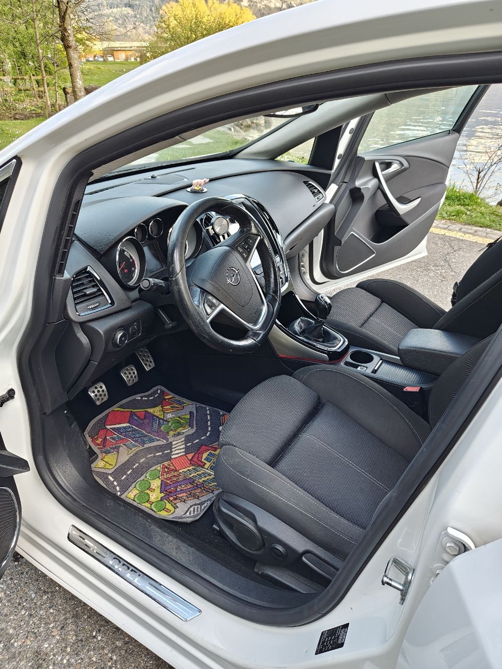 Opel Automobili: Opel Astra J 2.0 CDTI Biturbo – Usato da Brunnen venduto da Bonito68 6