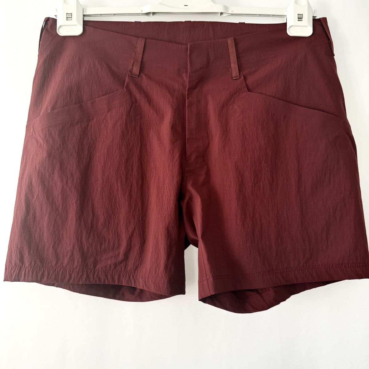 Arcteryx Pantaloni: ARCTERYX Veilance Voronoi Shorts – Nuovo (secondo la descrizione) da Emmen venduto da Avviivva_Com2023