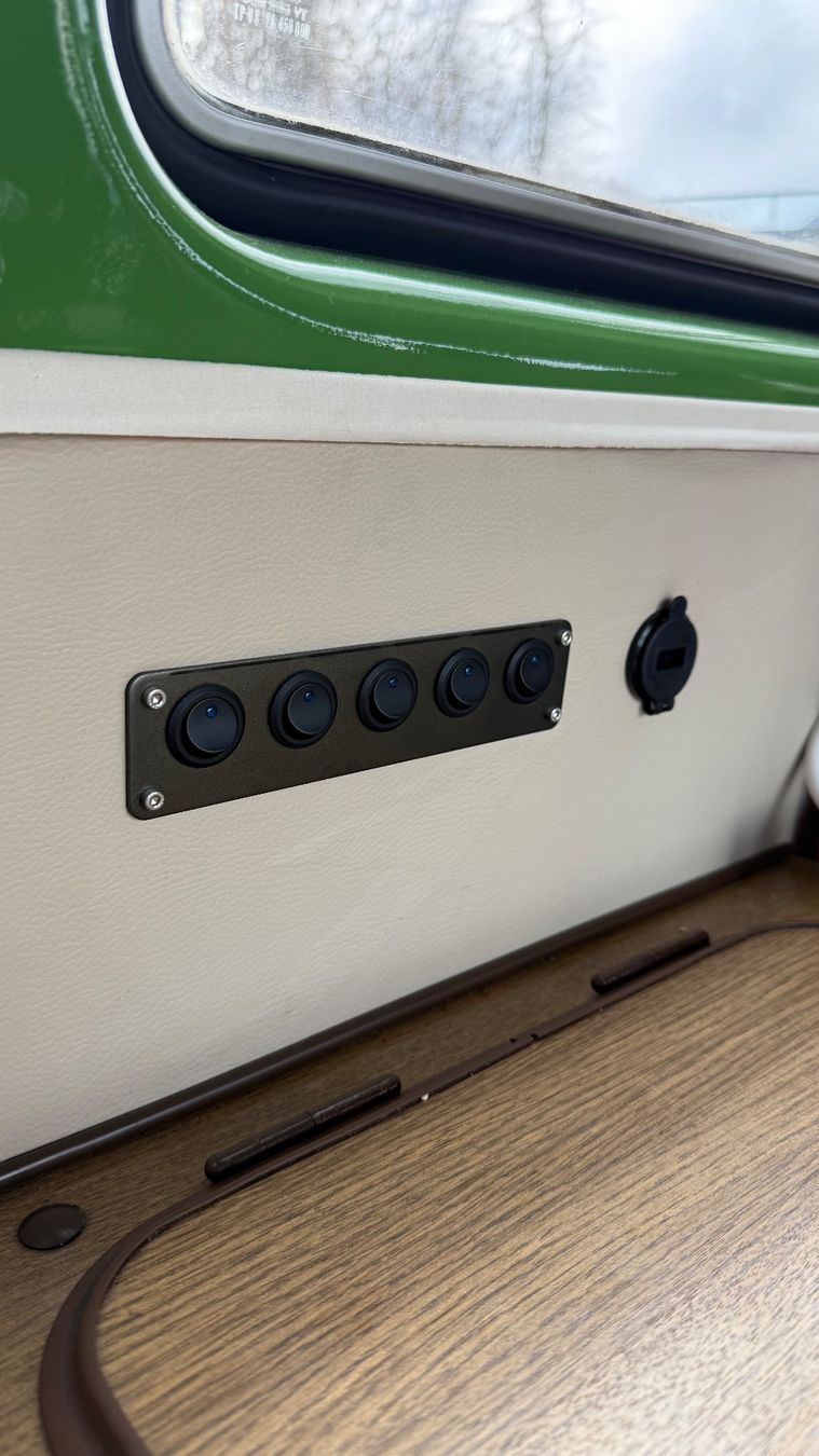 VW Veicoli da campeggio: VW Bus T3 mit Aufstelldach & Solar – Usato da Luzern venduto da Faebsen 6