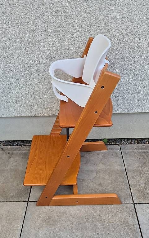 Stokke Seggioloni: Wunderschöner Tripp Trapp Kirschbraun mit Babyset – Usato da Volketswil venduto da ZambaSantos 1