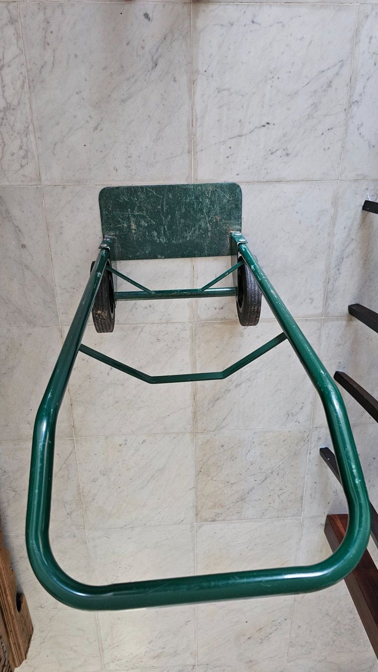 Tous les outils: Schwerer Industrie-Sackkarre – D'occasion à Küssnacht am Rigi par delanyc 3