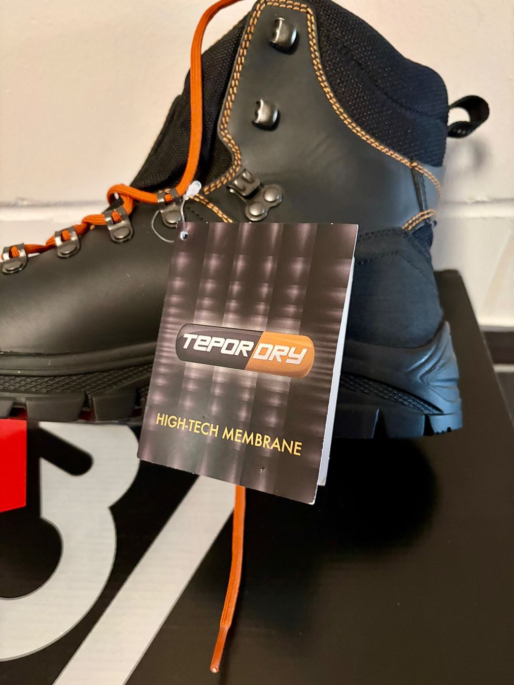 Chaussures hommes: Chaussures de sécurité – Neuf avec emballage d'origine à Magglingen/Macolin par pas_tty9 6